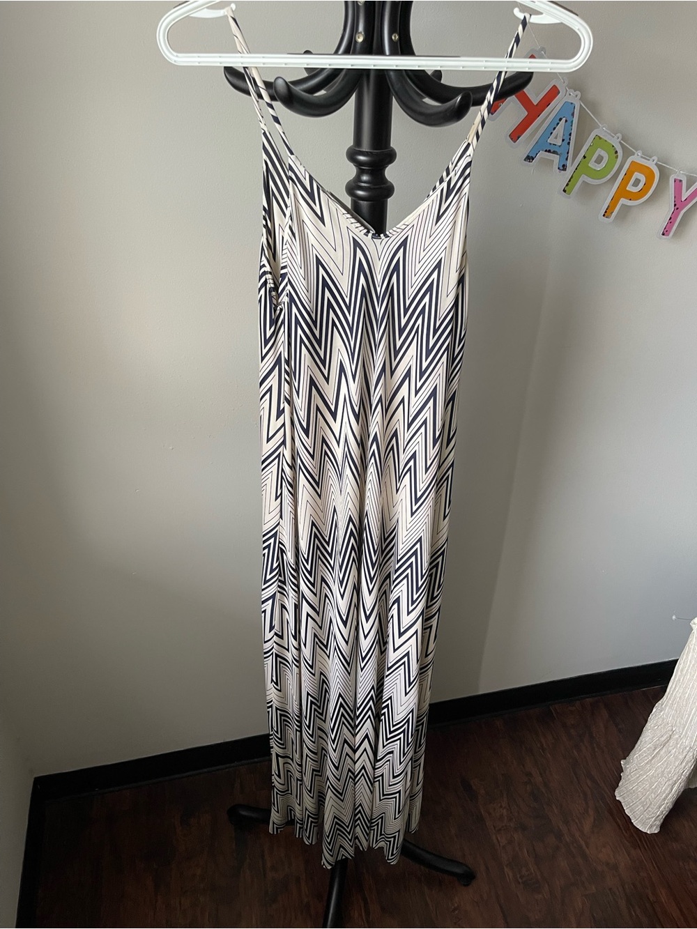 TBAGS LOS ANGELES Chevron Zigzag Pattern V Neckline Spaghetti Straps Maxi Dress